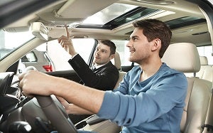 Schedule a test drive at Nissan Valladolid in Valladolid, Yucatán, México.